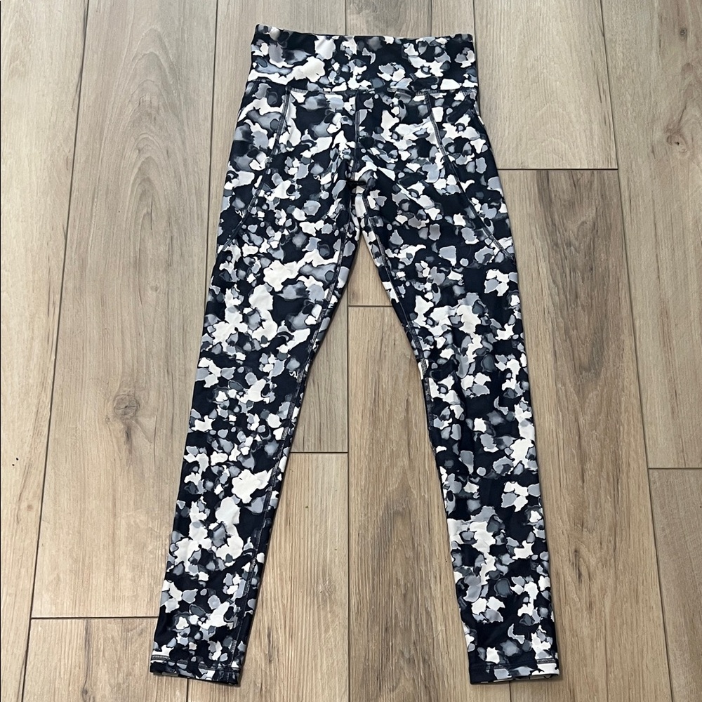 Old Navy Black and White Floral Leggings